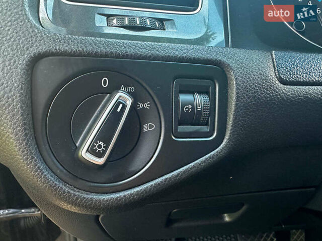 Черный Фольксваген e-Golf, объемом двигателя 0 л и пробегом 65 тыс. км за 13940 $, фото 11 на Automoto.ua