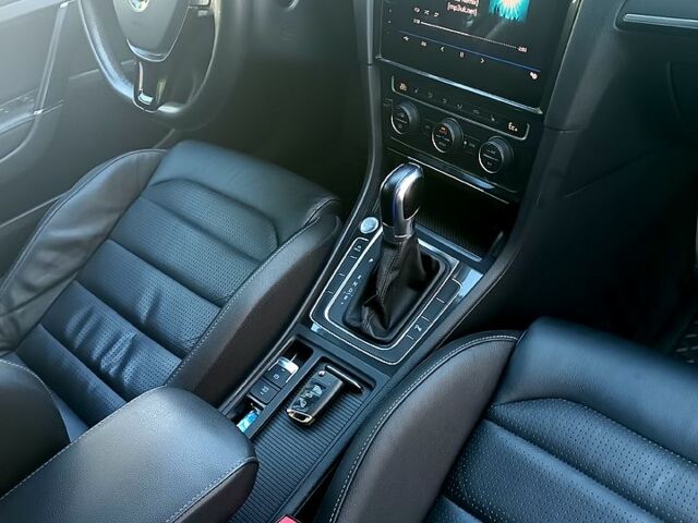 Чорний Фольксваген e-Golf, об'ємом двигуна 0 л та пробігом 137 тис. км за 13600 $, фото 9 на Automoto.ua