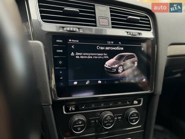 Черный Фольксваген e-Golf, объемом двигателя 0 л и пробегом 200 тыс. км за 15450 $, фото 3 на Automoto.ua