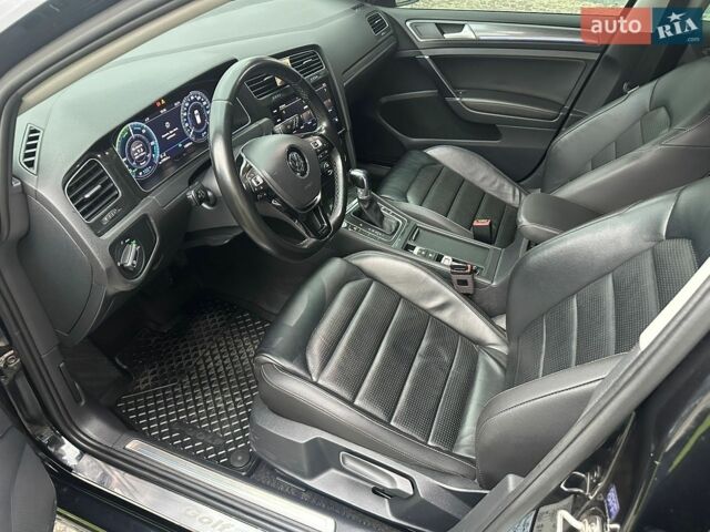 Черный Фольксваген e-Golf, объемом двигателя 0 л и пробегом 135 тыс. км за 15400 $, фото 20 на Automoto.ua