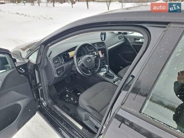 Чорний Фольксваген e-Golf, об'ємом двигуна 0 л та пробігом 145 тис. км за 11500 $, фото 27 на Automoto.ua