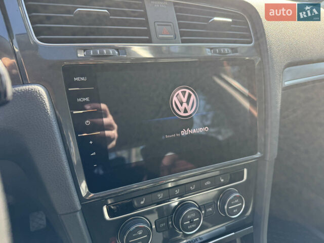 Черный Фольксваген e-Golf, объемом двигателя 0 л и пробегом 128 тыс. км за 14250 $, фото 3 на Automoto.ua
