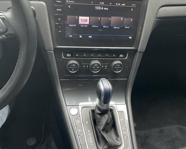 Черный Фольксваген e-Golf, объемом двигателя 0 л и пробегом 210 тыс. км за 13900 $, фото 9 на Automoto.ua