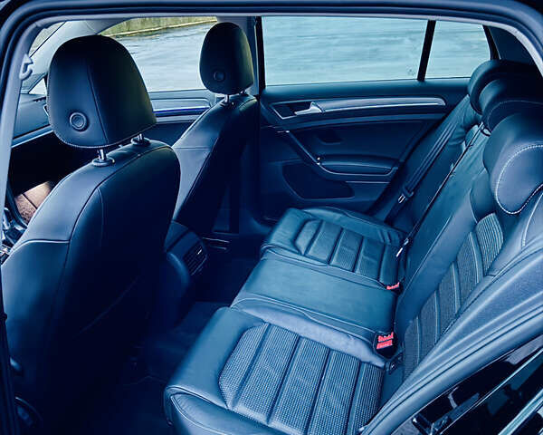 Черный Фольксваген e-Golf, объемом двигателя 0 л и пробегом 133 тыс. км за 16199 $, фото 37 на Automoto.ua