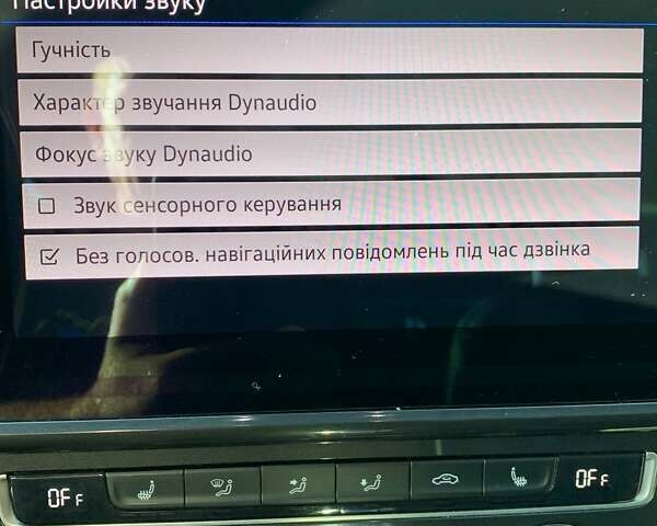 Черный Фольксваген e-Golf, объемом двигателя 0 л и пробегом 86 тыс. км за 19500 $, фото 39 на Automoto.ua