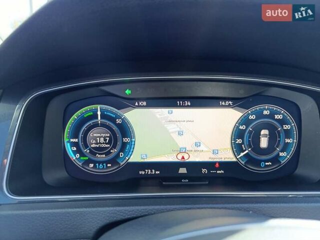 Черный Фольксваген e-Golf, объемом двигателя 0 л и пробегом 59 тыс. км за 14950 $, фото 1 на Automoto.ua