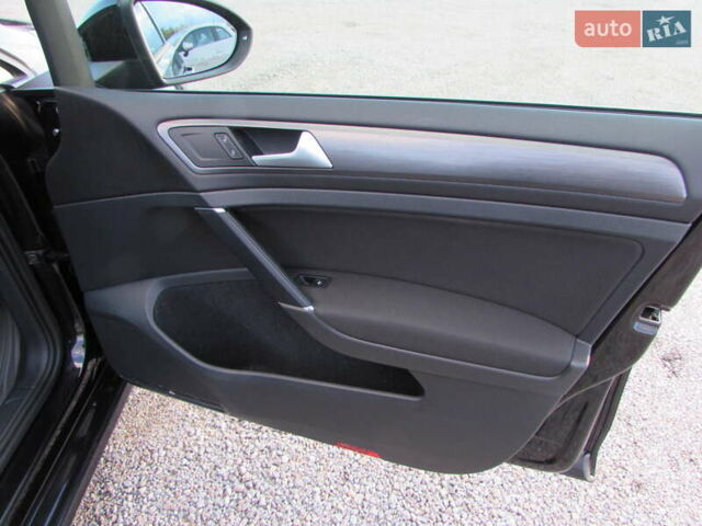 Черный Фольксваген e-Golf, объемом двигателя 0 л и пробегом 166 тыс. км за 11000 $, фото 17 на Automoto.ua