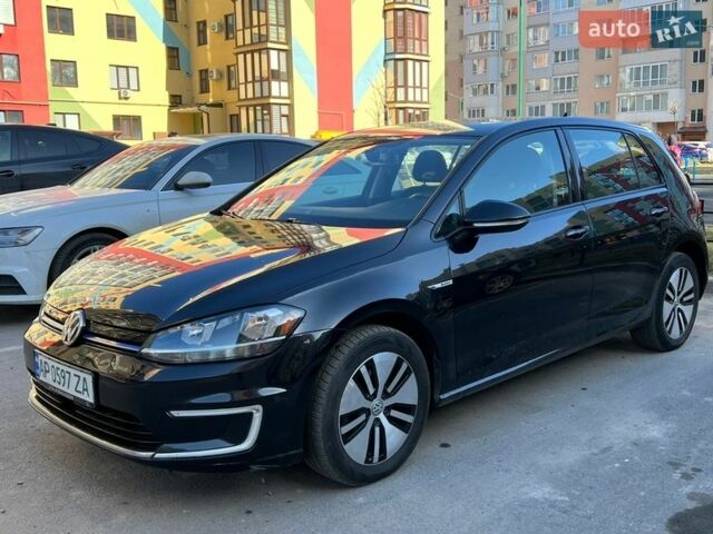 Черный Фольксваген e-Golf, объемом двигателя 0 л и пробегом 117 тыс. км за 10900 $, фото 5 на Automoto.ua