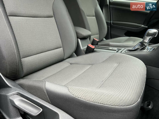 Чорний Фольксваген e-Golf, об'ємом двигуна 0 л та пробігом 109 тис. км за 12250 $, фото 39 на Automoto.ua