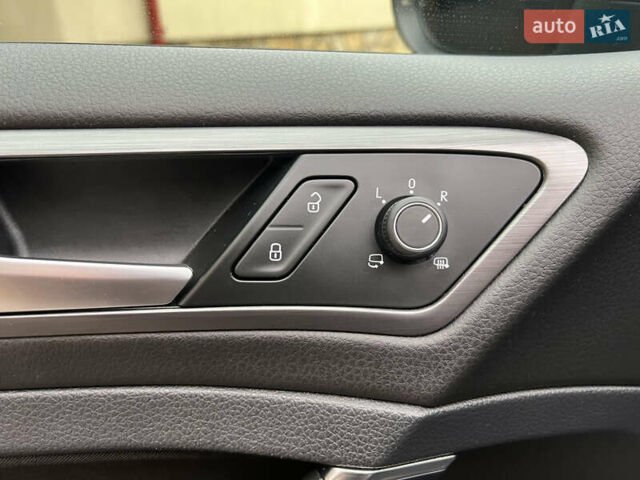 Чорний Фольксваген e-Golf, об'ємом двигуна 0 л та пробігом 109 тис. км за 12250 $, фото 31 на Automoto.ua