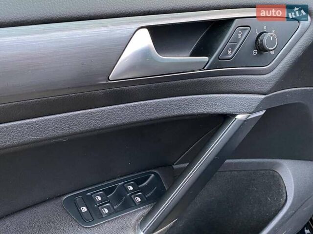 Черный Фольксваген e-Golf, объемом двигателя 0 л и пробегом 109 тыс. км за 14700 $, фото 11 на Automoto.ua