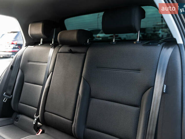 Черный Фольксваген e-Golf, объемом двигателя 0 л и пробегом 93 тыс. км за 15500 $, фото 27 на Automoto.ua