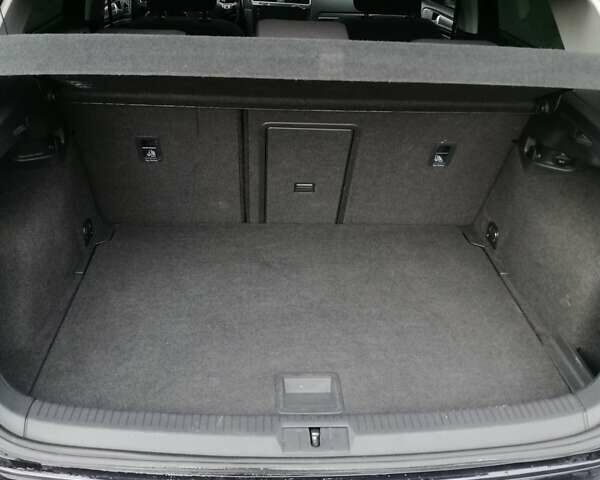 Черный Фольксваген e-Golf, объемом двигателя 0 л и пробегом 82 тыс. км за 14200 $, фото 21 на Automoto.ua