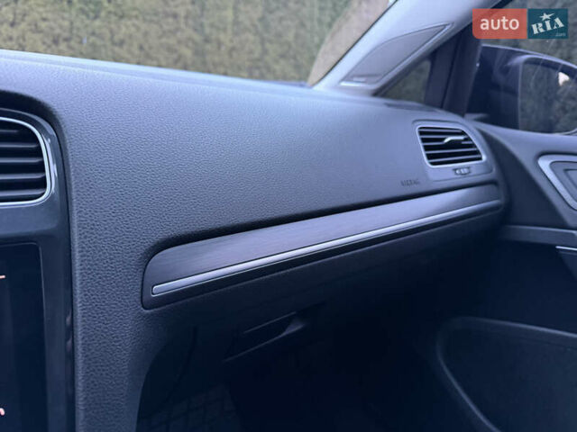 Черный Фольксваген e-Golf, объемом двигателя 0 л и пробегом 145 тыс. км за 14900 $, фото 71 на Automoto.ua