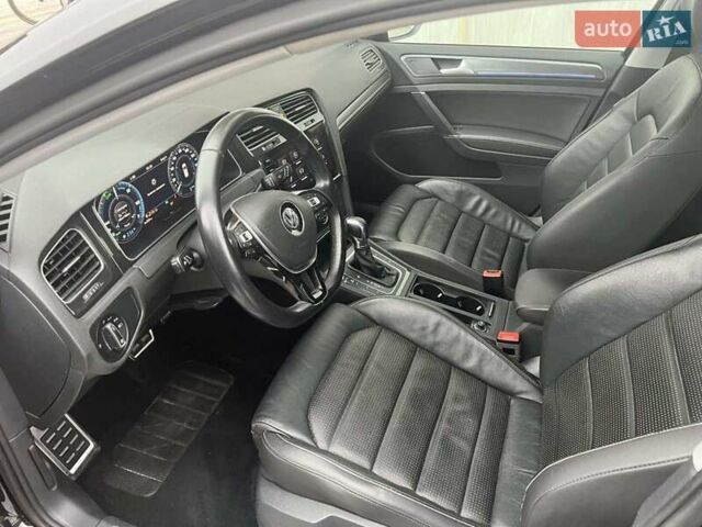 Чорний Фольксваген e-Golf, об'ємом двигуна 0 л та пробігом 96 тис. км за 13600 $, фото 12 на Automoto.ua