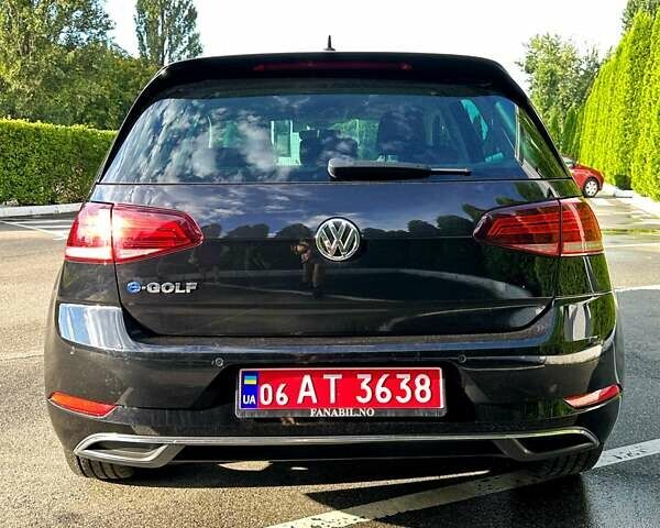 Черный Фольксваген e-Golf, объемом двигателя 0 л и пробегом 86 тыс. км за 19500 $, фото 7 на Automoto.ua