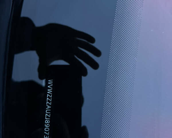 Черный Фольксваген e-Golf, объемом двигателя 0 л и пробегом 145 тыс. км за 14900 $, фото 106 на Automoto.ua