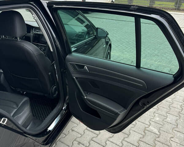 Черный Фольксваген e-Golf, объемом двигателя 0 л и пробегом 110 тыс. км за 14400 $, фото 28 на Automoto.ua