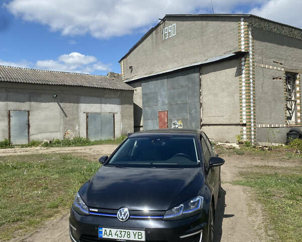 Черный Фольксваген e-Golf, объемом двигателя 0 л и пробегом 242 тыс. км за 12500 $, фото 1 на Automoto.ua