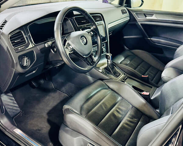 Черный Фольксваген e-Golf, объемом двигателя 0 л и пробегом 133 тыс. км за 16199 $, фото 20 на Automoto.ua