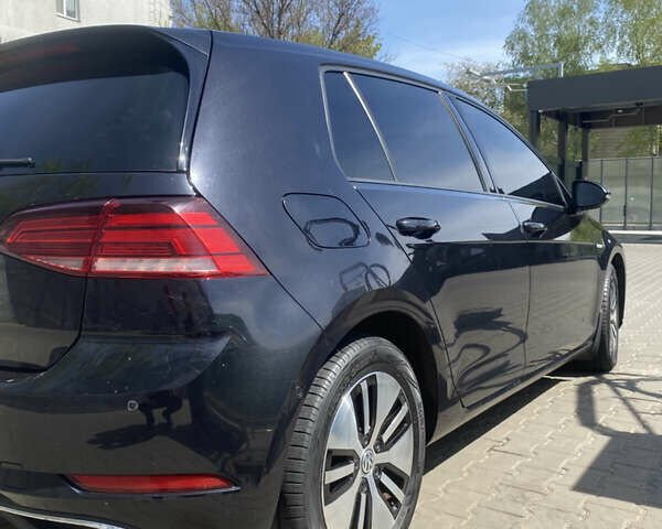 Черный Фольксваген e-Golf, объемом двигателя 0 л и пробегом 242 тыс. км за 12500 $, фото 4 на Automoto.ua