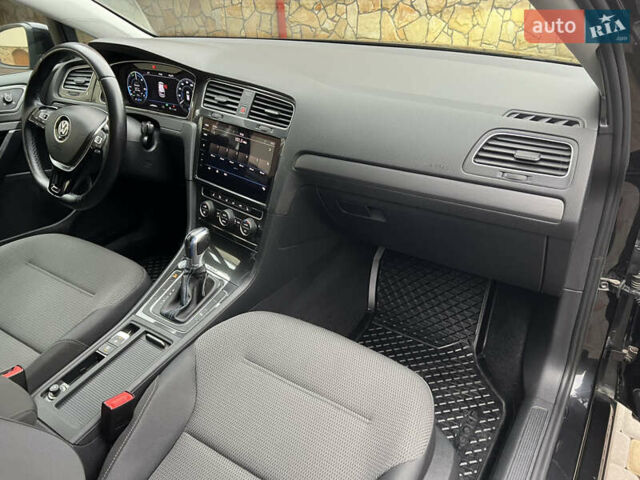 Чорний Фольксваген e-Golf, об'ємом двигуна 0 л та пробігом 109 тис. км за 12250 $, фото 36 на Automoto.ua