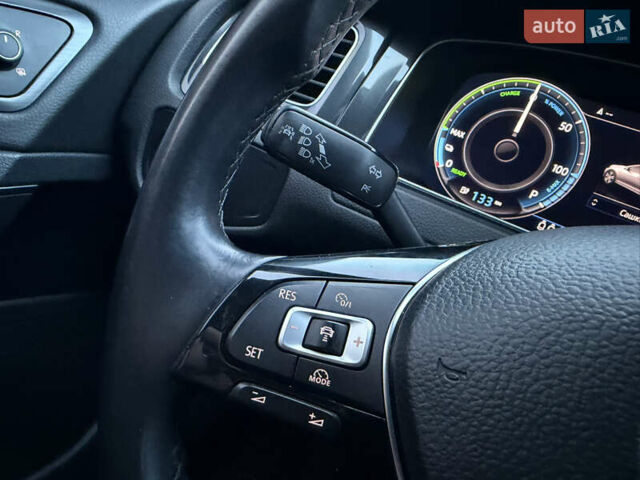 Черный Фольксваген e-Golf, объемом двигателя 0 л и пробегом 145 тыс. км за 14900 $, фото 74 на Automoto.ua