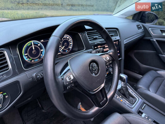 Черный Фольксваген e-Golf, объемом двигателя 0 л и пробегом 145 тыс. км за 14900 $, фото 82 на Automoto.ua