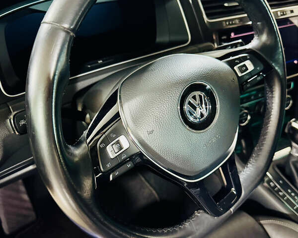 Черный Фольксваген e-Golf, объемом двигателя 0 л и пробегом 133 тыс. км за 16199 $, фото 18 на Automoto.ua