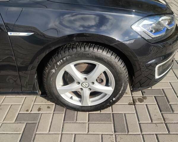 Черный Фольксваген e-Golf, объемом двигателя 0 л и пробегом 133 тыс. км за 14900 $, фото 35 на Automoto.ua