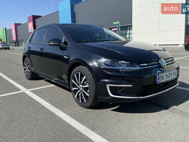 Чорний Фольксваген e-Golf, об'ємом двигуна 0 л та пробігом 65 тис. км за 14700 $, фото 1 на Automoto.ua