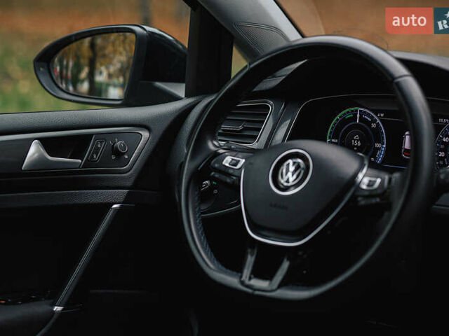 Чорний Фольксваген e-Golf, об'ємом двигуна 0 л та пробігом 110 тис. км за 12500 $, фото 1 на Automoto.ua