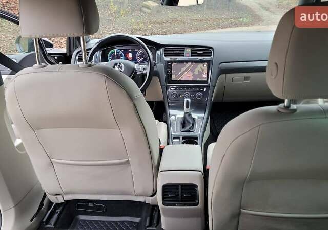 Чорний Фольксваген e-Golf, об'ємом двигуна 0 л та пробігом 125 тис. км за 13800 $, фото 22 на Automoto.ua