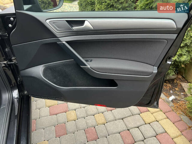 Чорний Фольксваген e-Golf, об'ємом двигуна 0 л та пробігом 109 тис. км за 12250 $, фото 41 на Automoto.ua