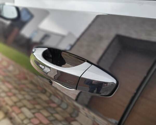 Черный Фольксваген e-Golf, объемом двигателя 0 л и пробегом 25 тыс. км за 16300 $, фото 8 на Automoto.ua