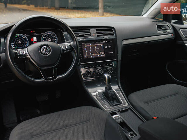 Чорний Фольксваген e-Golf, об'ємом двигуна 0 л та пробігом 110 тис. км за 12500 $, фото 18 на Automoto.ua
