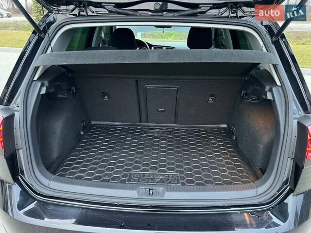 Черный Фольксваген e-Golf, объемом двигателя 0 л и пробегом 47 тыс. км за 16900 $, фото 26 на Automoto.ua