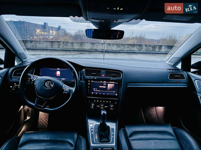 Черный Фольксваген e-Golf, объемом двигателя 0 л и пробегом 133 тыс. км за 16199 $, фото 19 на Automoto.ua