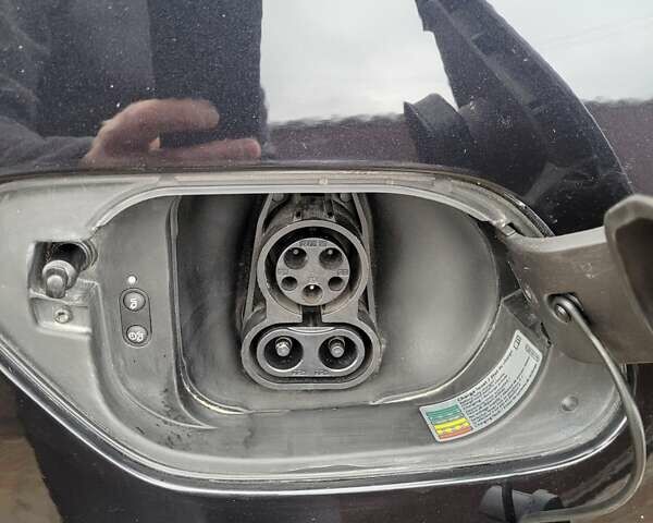 Черный Фольксваген e-Golf, объемом двигателя 0 л и пробегом 25 тыс. км за 16300 $, фото 15 на Automoto.ua