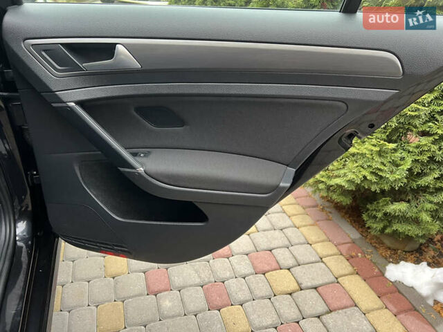 Чорний Фольксваген e-Golf, об'ємом двигуна 0 л та пробігом 109 тис. км за 12250 $, фото 33 на Automoto.ua