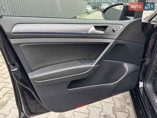 Черный Фольксваген e-Golf, объемом двигателя 0 л и пробегом 159 тыс. км за 14600 $, фото 9 на Automoto.ua