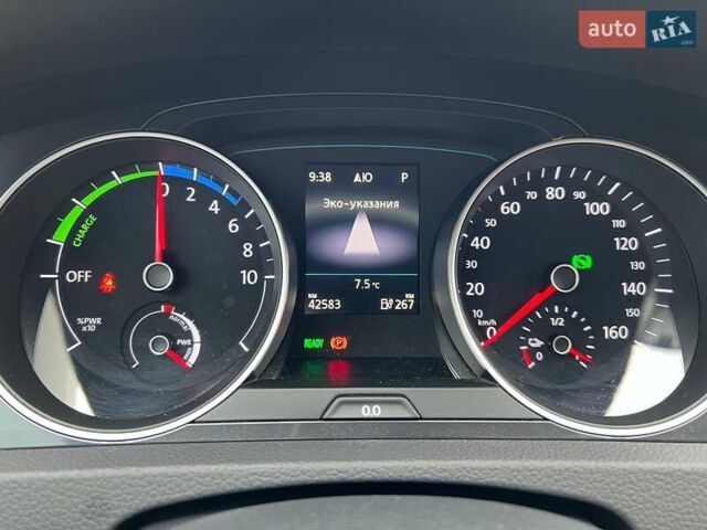 Черный Фольксваген e-Golf, объемом двигателя 0 л и пробегом 47 тыс. км за 16900 $, фото 7 на Automoto.ua