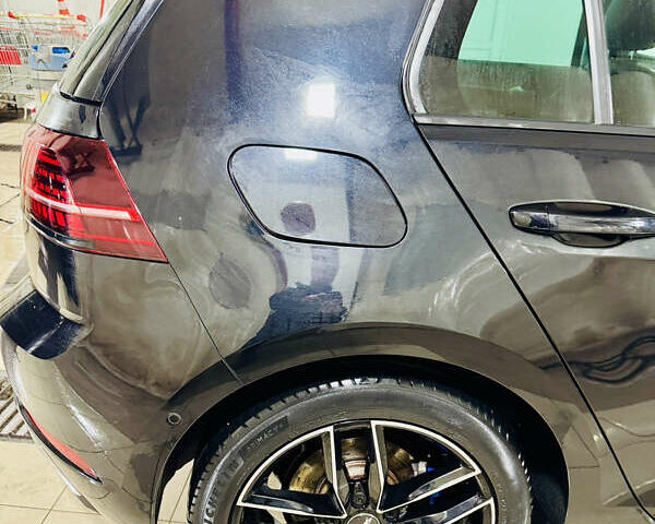 Черный Фольксваген e-Golf, объемом двигателя 0 л и пробегом 133 тыс. км за 16199 $, фото 31 на Automoto.ua