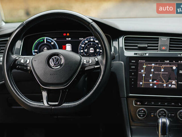 Чорний Фольксваген e-Golf, об'ємом двигуна 0 л та пробігом 110 тис. км за 12500 $, фото 19 на Automoto.ua