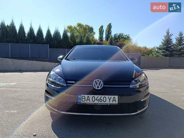 Черный Фольксваген e-Golf, объемом двигателя 0 л и пробегом 59 тыс. км за 14950 $, фото 4 на Automoto.ua