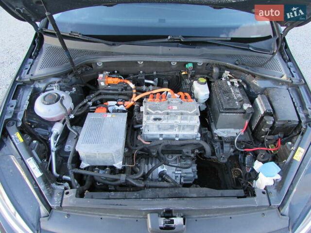 Черный Фольксваген e-Golf, объемом двигателя 0 л и пробегом 166 тыс. км за 11000 $, фото 29 на Automoto.ua