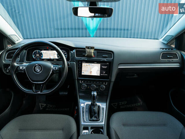 Черный Фольксваген e-Golf, объемом двигателя 0 л и пробегом 93 тыс. км за 15500 $, фото 20 на Automoto.ua