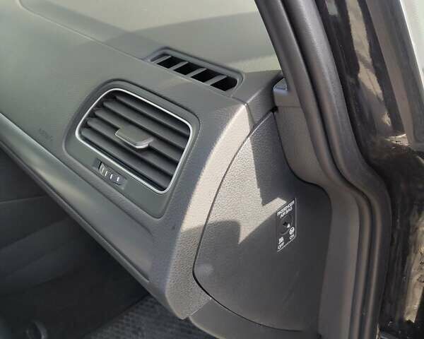 Черный Фольксваген e-Golf, объемом двигателя 0 л и пробегом 133 тыс. км за 14900 $, фото 20 на Automoto.ua