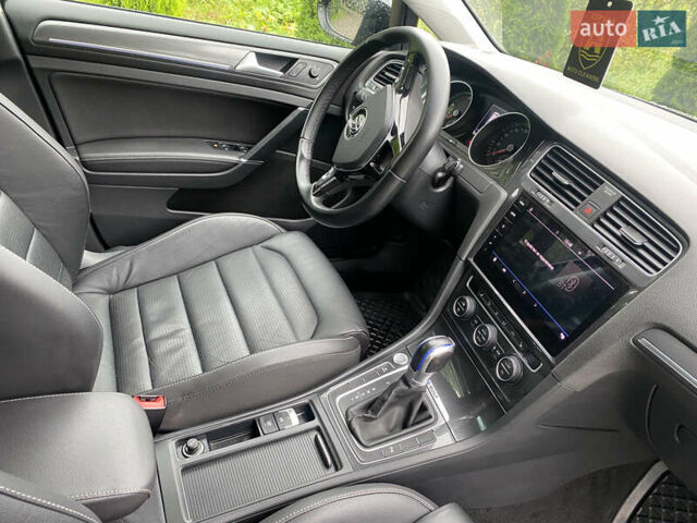 Черный Фольксваген e-Golf, объемом двигателя 0 л и пробегом 108 тыс. км за 13800 $, фото 6 на Automoto.ua