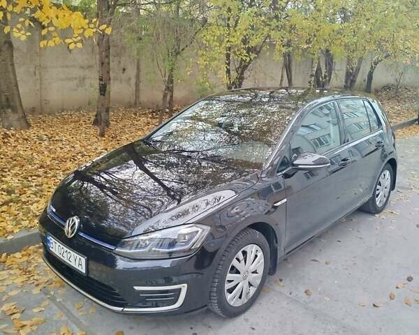 Черный Фольксваген e-Golf, объемом двигателя 0 л и пробегом 74 тыс. км за 14300 $, фото 8 на Automoto.ua